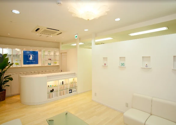【月給34万円・正看護師】フェミークリニック渋谷院|美容皮膚科の最前線